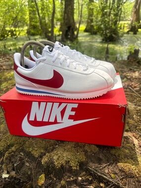 Nike Men’s White Sneakers with Red Swoosh